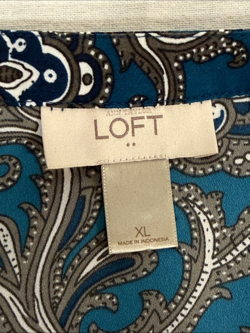 Loft Blouse - Picture 2 of 3